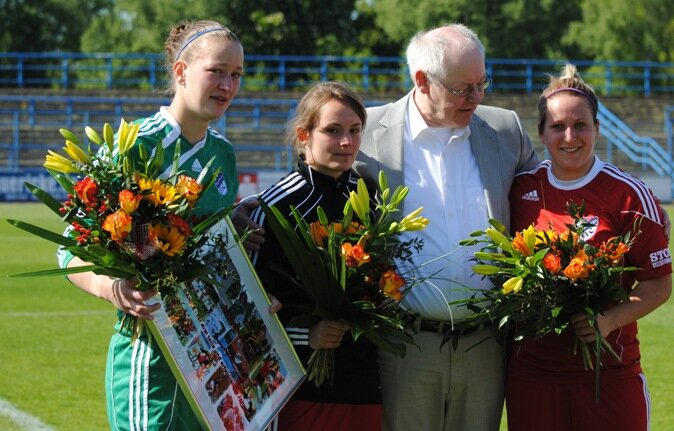 tschau_010511